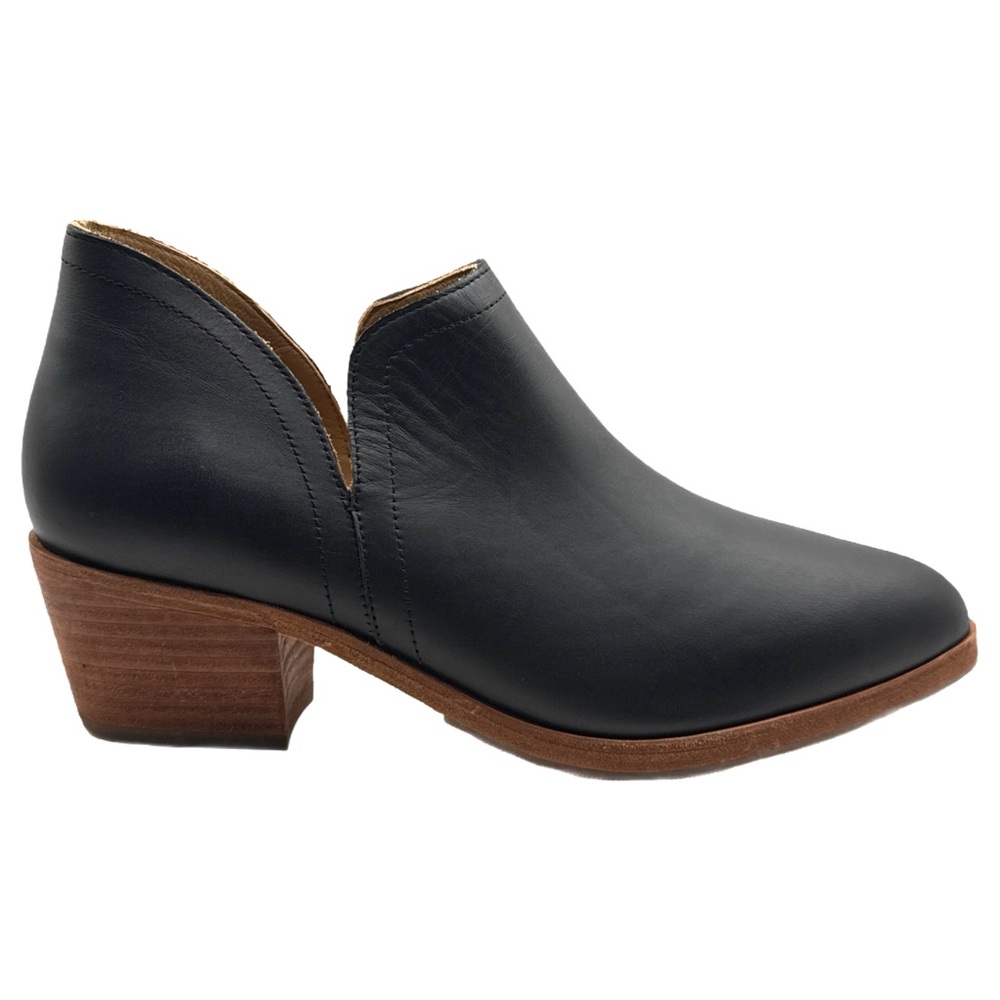 Nisolo Mia Everyday Slip-On Black Booties with 2" Stack Heel Size 7.5